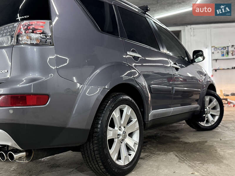 Позашляховик / Кросовер Mitsubishi Outlander 2008 в Кременці