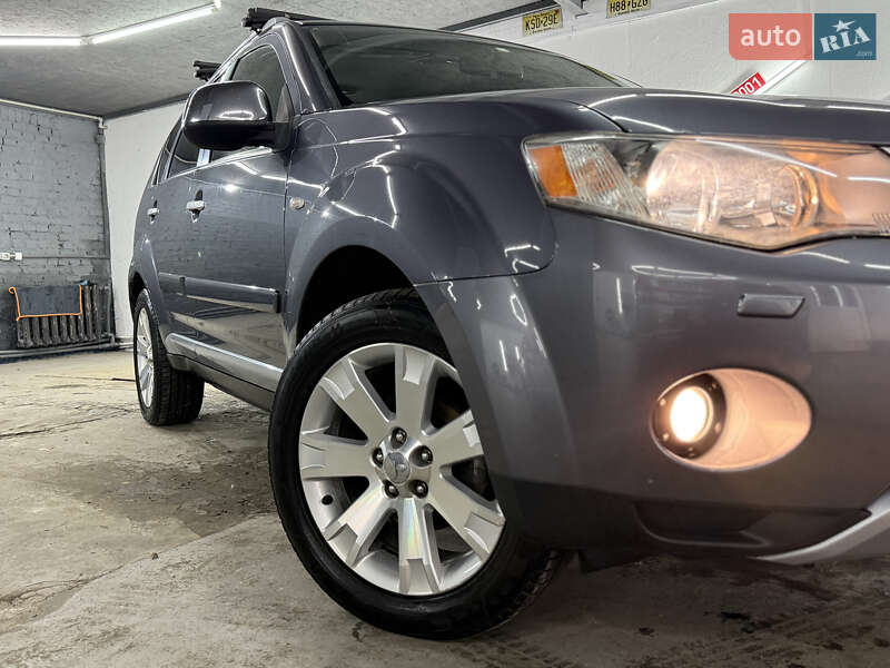 Позашляховик / Кросовер Mitsubishi Outlander 2008 в Кременці