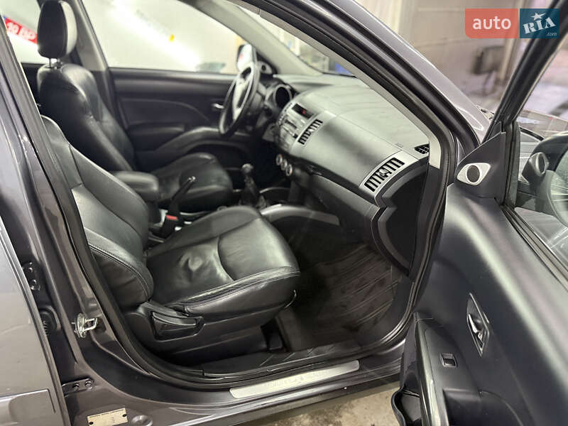 Позашляховик / Кросовер Mitsubishi Outlander 2008 в Кременці