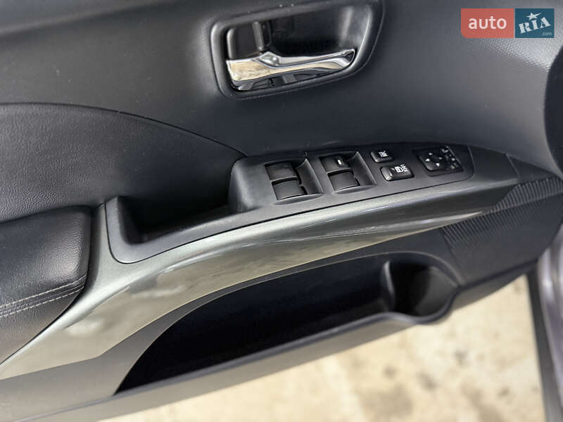 Позашляховик / Кросовер Mitsubishi Outlander 2008 в Кременці