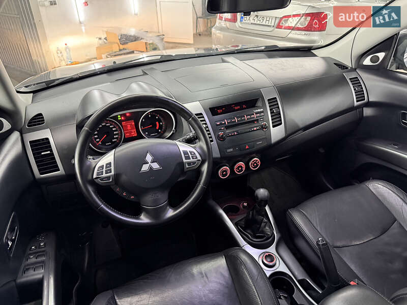 Позашляховик / Кросовер Mitsubishi Outlander 2008 в Кременці