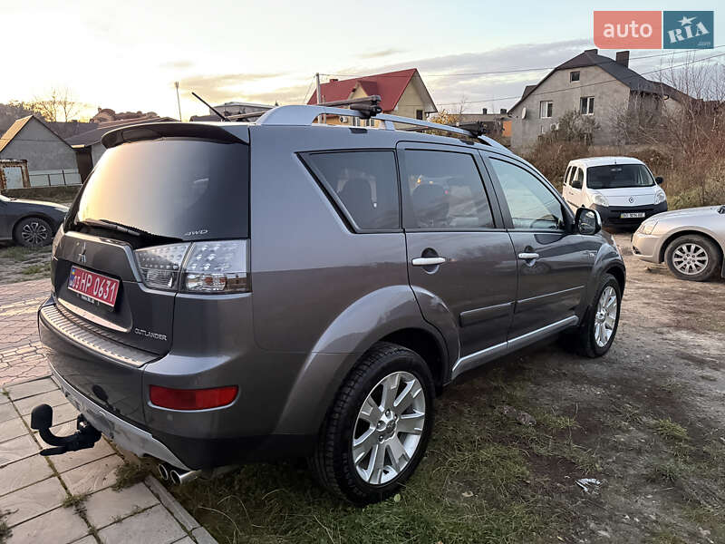 Позашляховик / Кросовер Mitsubishi Outlander 2008 в Кременці