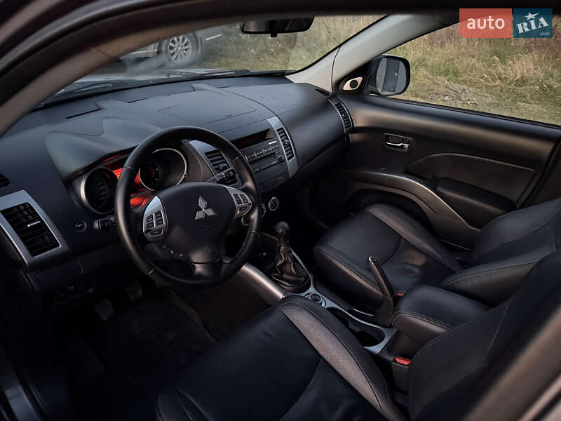 Позашляховик / Кросовер Mitsubishi Outlander 2008 в Кременці