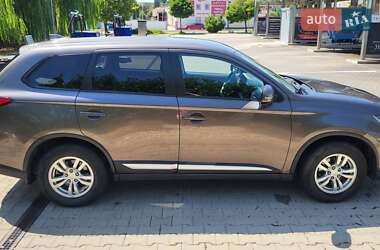 Внедорожник / Кроссовер Mitsubishi Outlander 2021 в Киеве