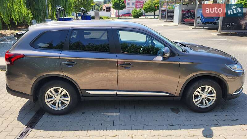 Позашляховик / Кросовер Mitsubishi Outlander 2021 в Києві