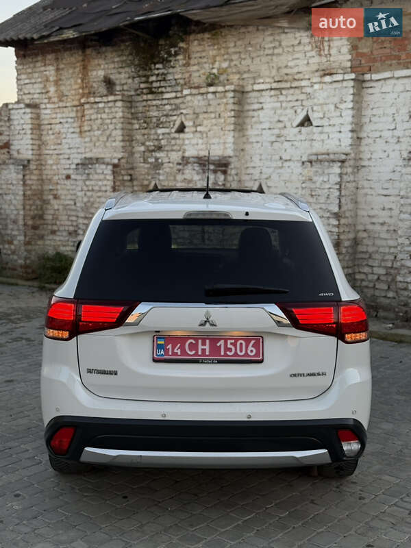Внедорожник / Кроссовер Mitsubishi Outlander 2016 в Самборе фото 28 Внедорожник / Кроссовер Mitsubishi Outlander 2016 в Самборе