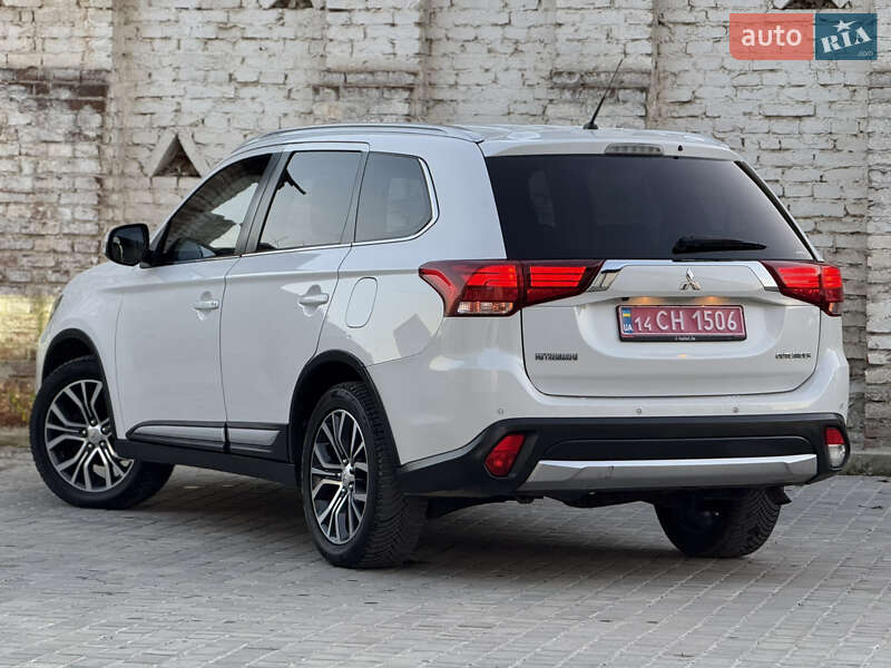 Внедорожник / Кроссовер Mitsubishi Outlander 2016 в Самборе фото 31 Внедорожник / Кроссовер Mitsubishi Outlander 2016 в Самборе