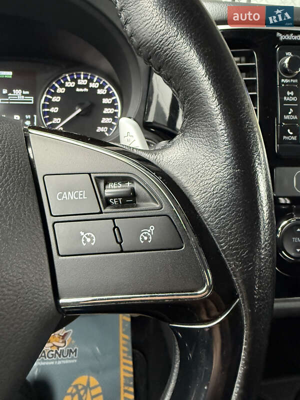 Внедорожник / Кроссовер Mitsubishi Outlander 2016 в Самборе фото 41 Внедорожник / Кроссовер Mitsubishi Outlander 2016 в Самборе