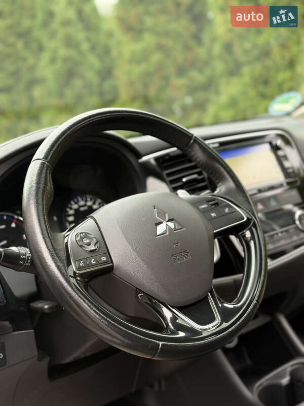 Внедорожник / Кроссовер Mitsubishi Outlander 2016 в Самборе фото 62 Внедорожник / Кроссовер Mitsubishi Outlander 2016 в Самборе