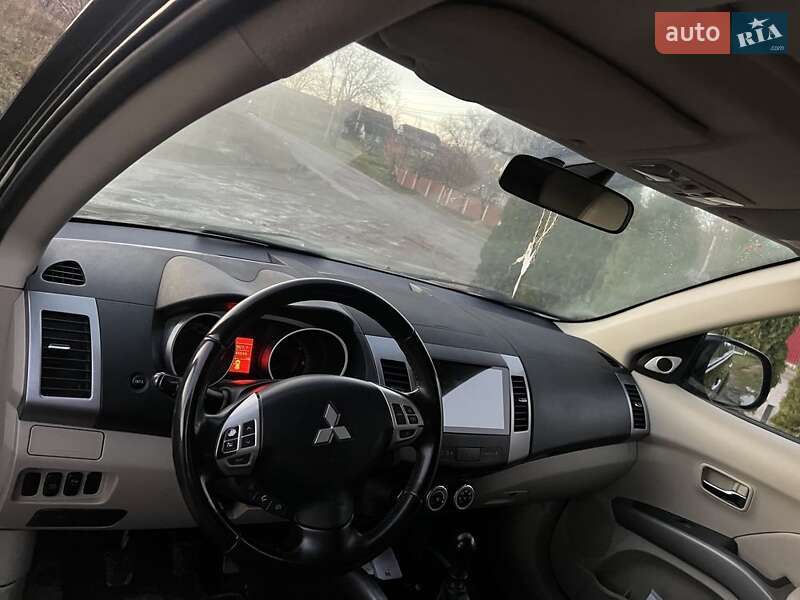 Позашляховик / Кросовер Mitsubishi Outlander 2008 в Чернівцях фото 18 Позашляховик / Кросовер Mitsubishi Outlander 2008 в Чернівцях