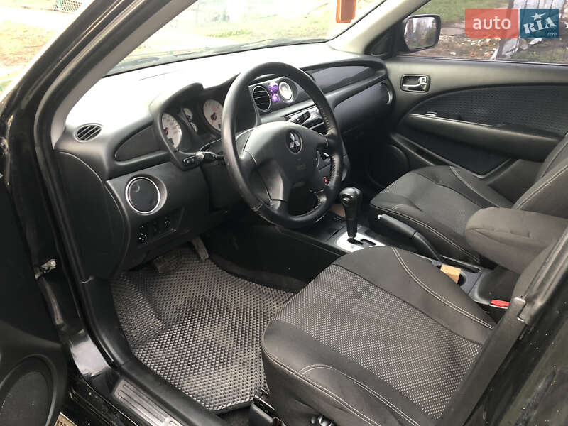 Позашляховик / Кросовер Mitsubishi Outlander 2007 в Харкові