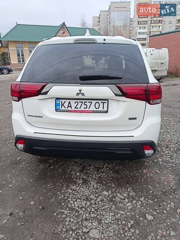 Внедорожник / Кроссовер Mitsubishi Outlander 2020 в Вышгороде