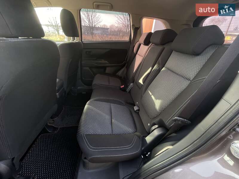 Внедорожник / Кроссовер Mitsubishi Outlander 2021 в Черновцах фото 19 Внедорожник / Кроссовер Mitsubishi Outlander 2021 в Черновцах