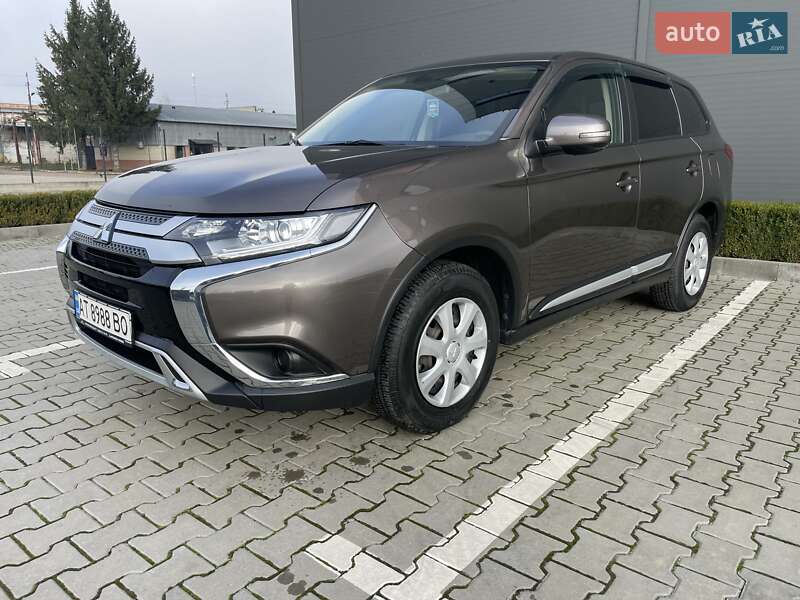 Внедорожник / Кроссовер Mitsubishi Outlander 2021 в Черновцах фото 3 Внедорожник / Кроссовер Mitsubishi Outlander 2021 в Черновцах