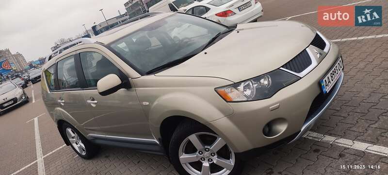 Внедорожник / Кроссовер Mitsubishi Outlander 2009 в Киеве