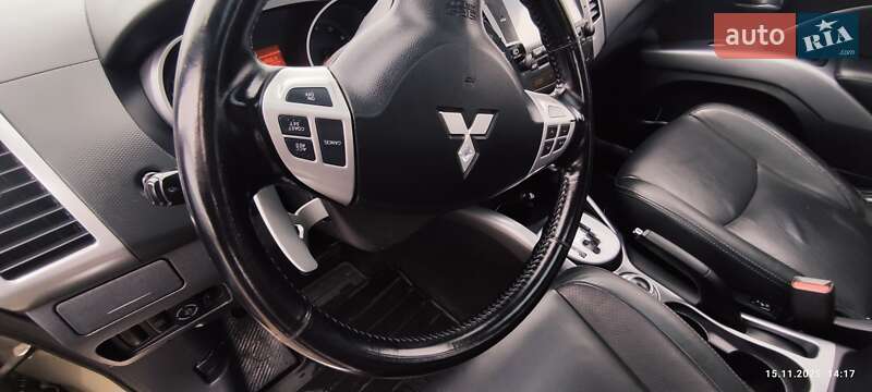 Внедорожник / Кроссовер Mitsubishi Outlander 2009 в Киеве