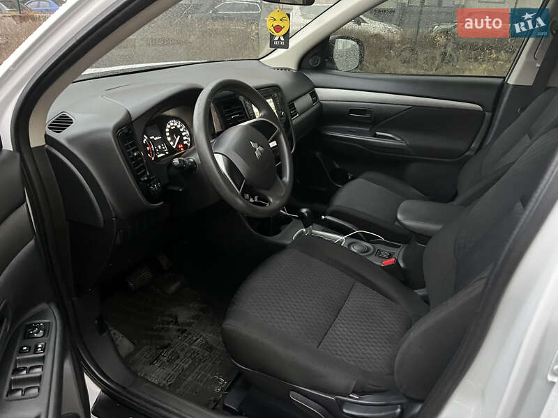 Внедорожник / Кроссовер Mitsubishi Outlander 2014 в Киеве