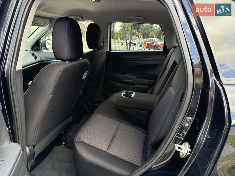 Внедорожник / Кроссовер Mitsubishi Outlander 2016 в Киеве фото 13 Внедорожник / Кроссовер Mitsubishi Outlander 2016 в Киеве