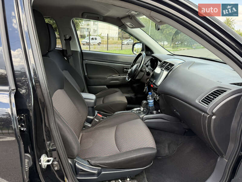 Внедорожник / Кроссовер Mitsubishi Outlander 2016 в Киеве фото 16 Внедорожник / Кроссовер Mitsubishi Outlander 2016 в Киеве