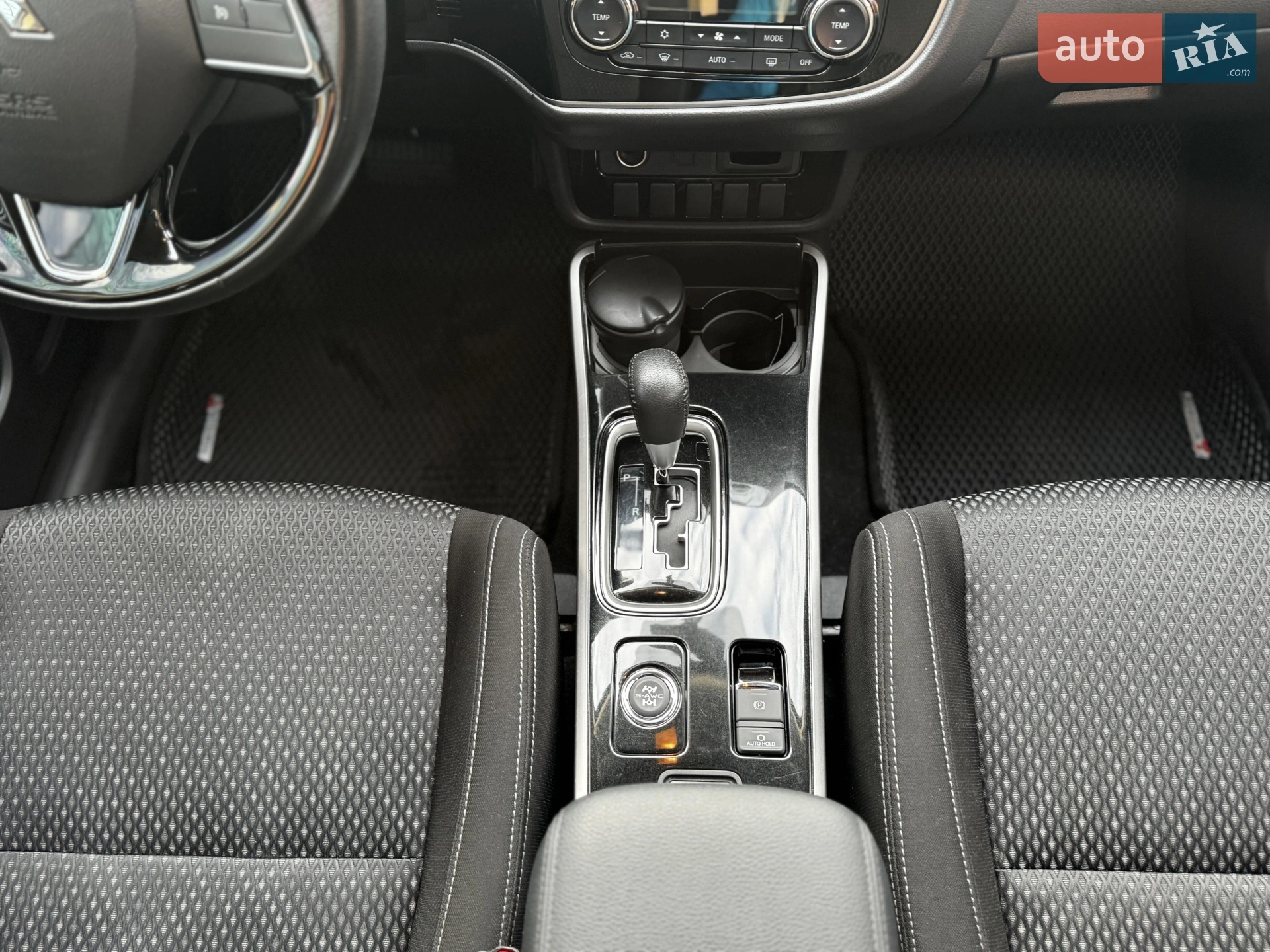 2017 Mitsubishi Outlander - мініатюра 12