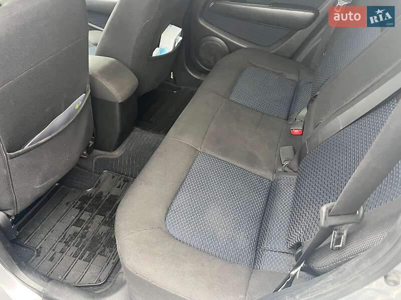 Позашляховик / Кросовер Mitsubishi Outlander 2008 в Києві