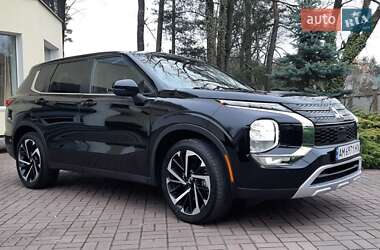 Внедорожник / Кроссовер Mitsubishi Outlander 2022 в Житомире