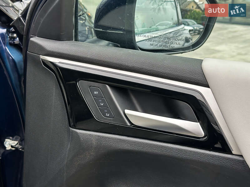 Позашляховик / Кросовер Mitsubishi Outlander 2023 в Львові