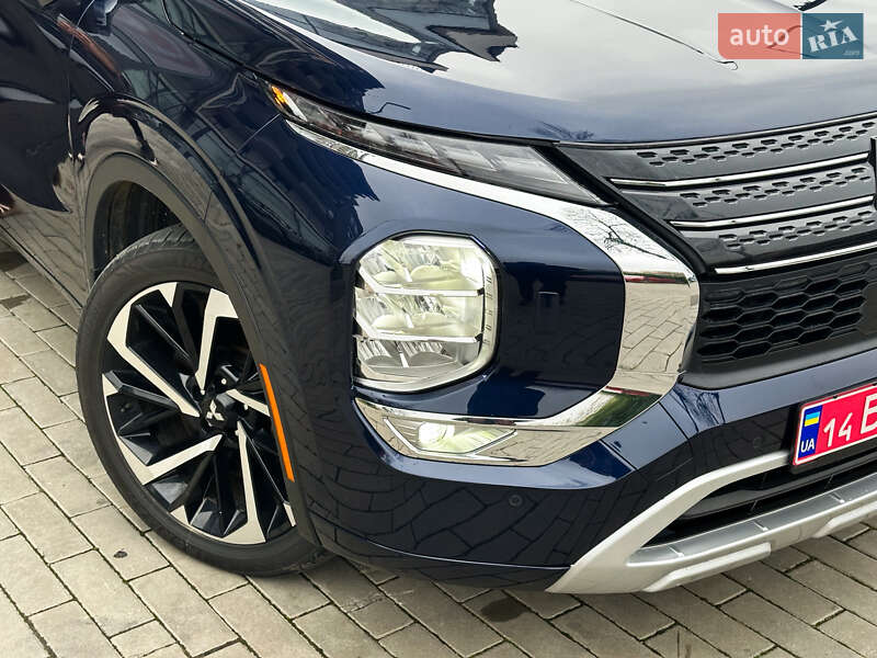 Позашляховик / Кросовер Mitsubishi Outlander 2023 в Львові