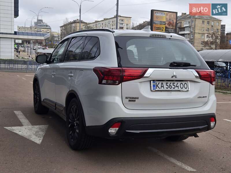 Внедорожник / Кроссовер Mitsubishi Outlander 2017 в Киеве фото 5 Внедорожник / Кроссовер Mitsubishi Outlander 2017 в Киеве