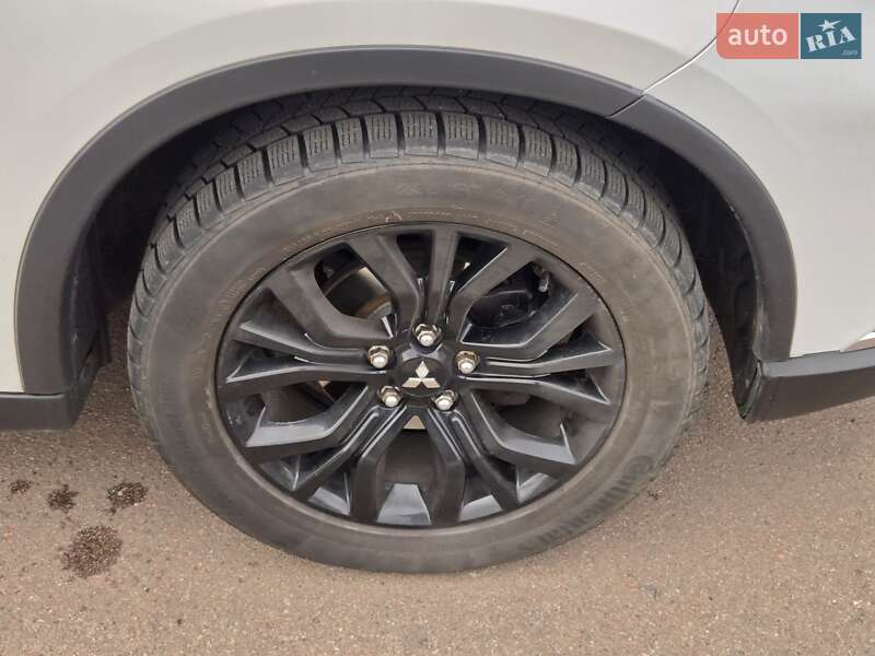 Внедорожник / Кроссовер Mitsubishi Outlander 2017 в Киеве фото 18 Внедорожник / Кроссовер Mitsubishi Outlander 2017 в Киеве