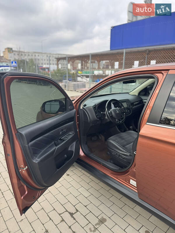 Внедорожник / Кроссовер Mitsubishi Outlander 2015 в Виннице фото 9 Внедорожник / Кроссовер Mitsubishi Outlander 2015 в Виннице