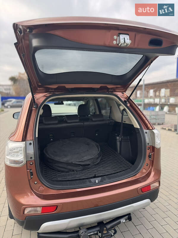 Внедорожник / Кроссовер Mitsubishi Outlander 2015 в Виннице фото 11 Внедорожник / Кроссовер Mitsubishi Outlander 2015 в Виннице