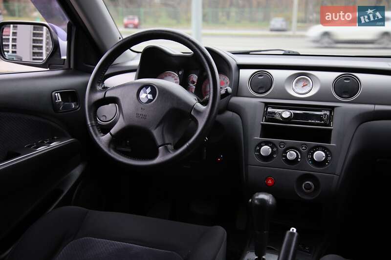 Внедорожник / Кроссовер Mitsubishi Outlander 2006 в Харькове