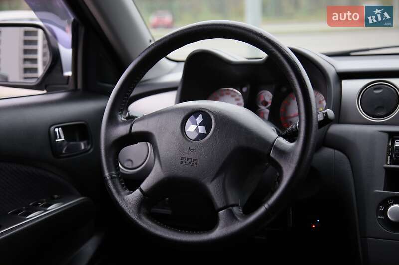 Внедорожник / Кроссовер Mitsubishi Outlander 2006 в Харькове