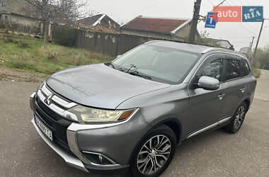 Позашляховик / Кросовер Mitsubishi Outlander 2017 в Одесі