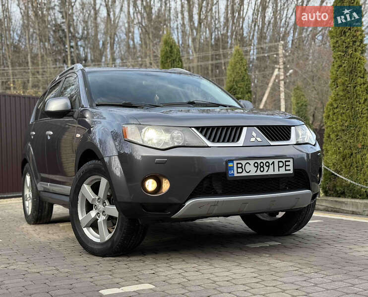 Внедорожник / Кроссовер Mitsubishi Outlander 2009 в Косове фото 7 Внедорожник / Кроссовер Mitsubishi Outlander 2009 в Косове