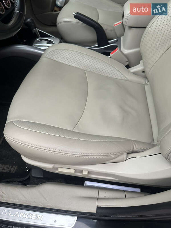 Внедорожник / Кроссовер Mitsubishi Outlander 2009 в Киеве фото 9 Внедорожник / Кроссовер Mitsubishi Outlander 2009 в Киеве