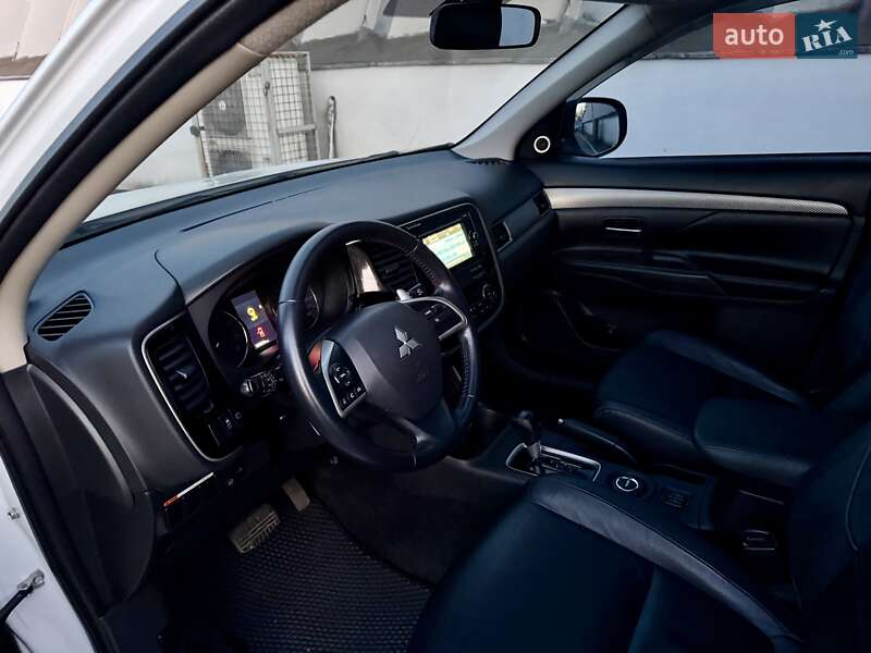 Позашляховик / Кросовер Mitsubishi Outlander 2012 в Дніпрі