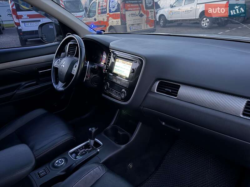 Позашляховик / Кросовер Mitsubishi Outlander 2012 в Дніпрі