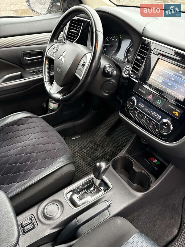 Позашляховик / Кросовер Mitsubishi Outlander 2013 в Івано-Франківську фото 4 Позашляховик / Кросовер Mitsubishi Outlander 2013 в Івано-Франківську