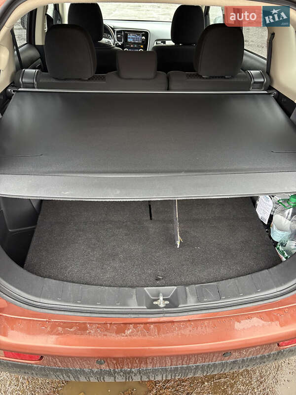 Позашляховик / Кросовер Mitsubishi Outlander 2013 в Івано-Франківську фото 14 Позашляховик / Кросовер Mitsubishi Outlander 2013 в Івано-Франківську