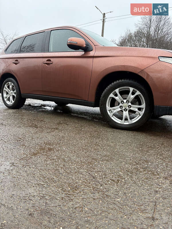 Позашляховик / Кросовер Mitsubishi Outlander 2013 в Івано-Франківську фото 17 Позашляховик / Кросовер Mitsubishi Outlander 2013 в Івано-Франківську