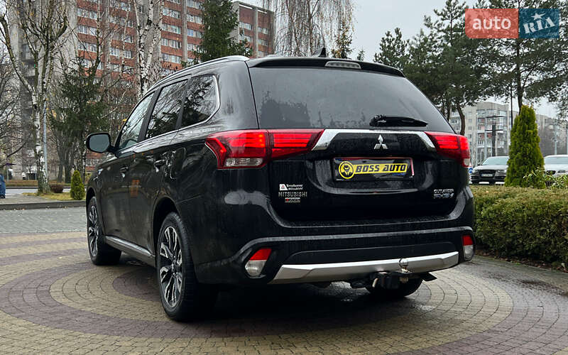 Внедорожник / Кроссовер Mitsubishi Outlander 2018 в Львове