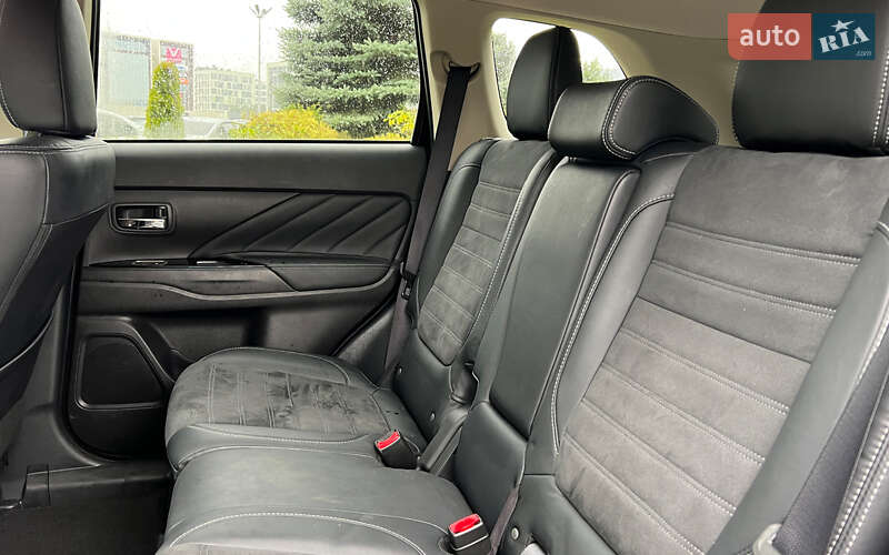 Внедорожник / Кроссовер Mitsubishi Outlander 2018 в Львове