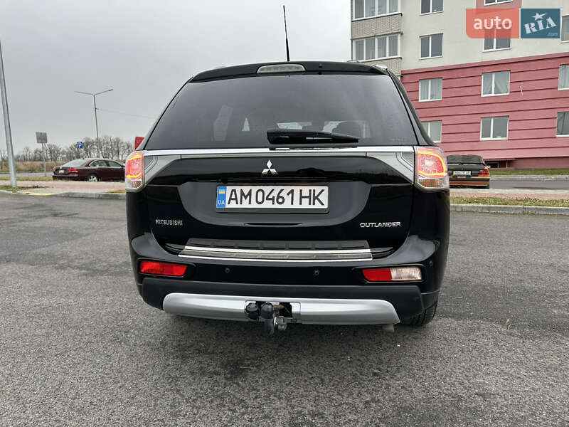 Позашляховик / Кросовер Mitsubishi Outlander 2015 в Вінниці