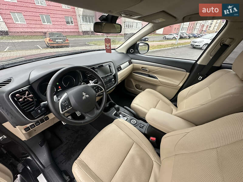 Позашляховик / Кросовер Mitsubishi Outlander 2015 в Вінниці