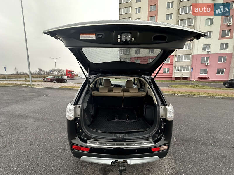 Позашляховик / Кросовер Mitsubishi Outlander 2015 в Вінниці