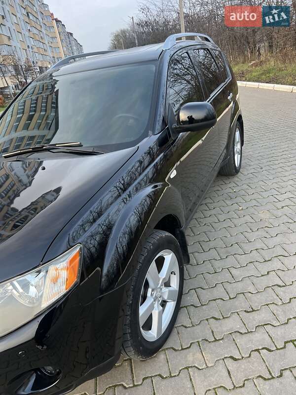 Внедорожник / Кроссовер Mitsubishi Outlander 2007 в Великодолинском