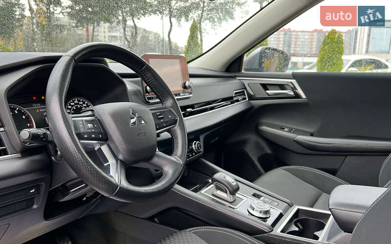 Внедорожник / Кроссовер Mitsubishi Outlander 2021 в Львове