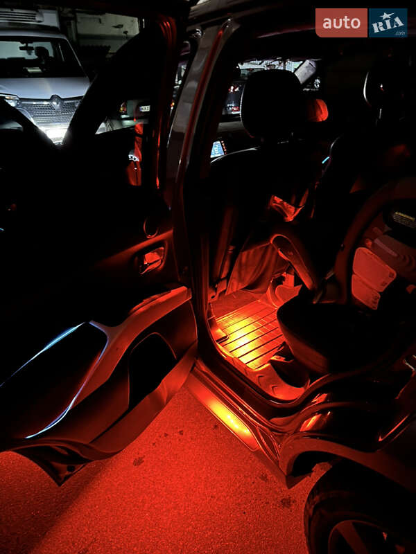 Позашляховик / Кросовер Mitsubishi Outlander 2009 в Києві